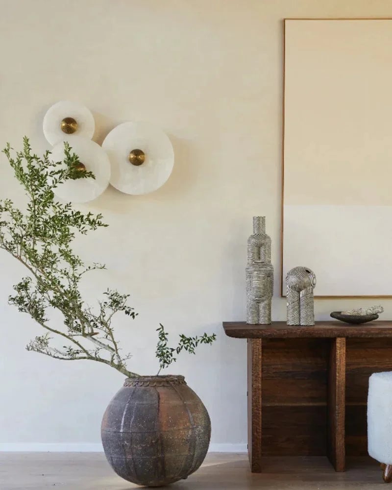 LightsStory Series Geometric Wall Lamp | Round Alabaster Natural veined alabaster planes and polished fluted brass, Polished fluted brass finish for Sophisticated living spaces and bedside accents Modern Art Design Wall Lamp